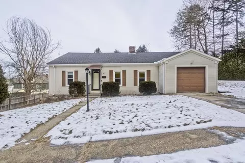 15 Maple Ter, Palmer, MA 01080