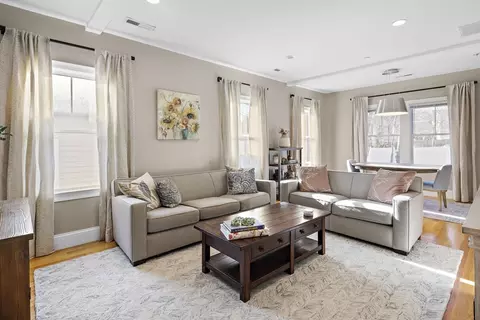 167 Poplar St #3C, Boston, MA 02131