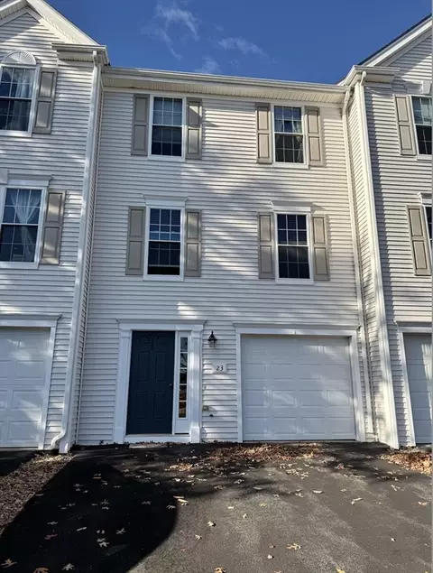23 Buttercup Ln #23, Grafton, MA 01560