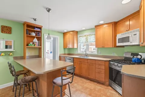 Kitchen - 7 Roosevelt St, Maynard, MA 01754 photo 3 of 4