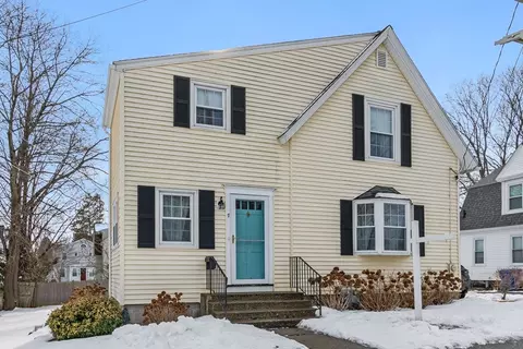 7 Roosevelt St, Maynard, MA 01754