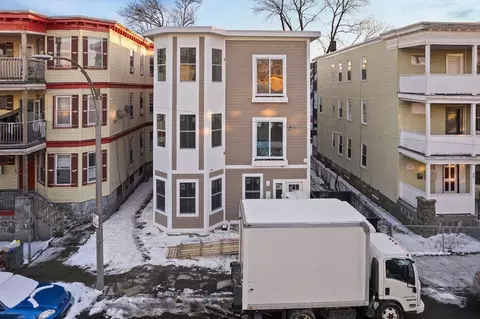 28 Hansborough St #1, Boston, MA 02124