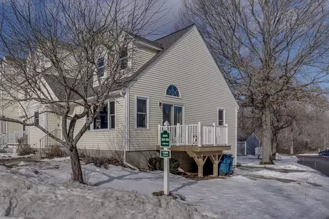 153 Merrimack Meadows Ln #153, Tewksbury, MA 01876
