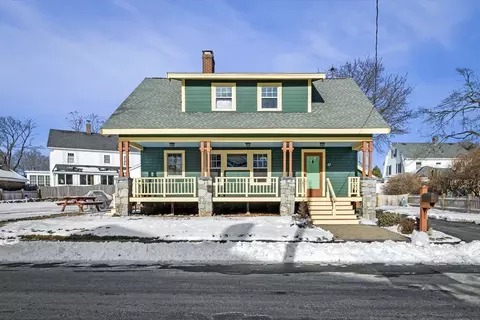 47 Ruby Ave, Marblehead, MA 01945 photo 2
