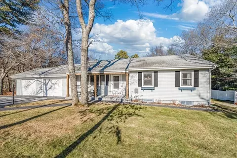 2 Black Cat Rd, Plymouth, MA 02360