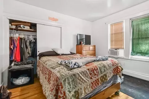 Bedroom - 41 Eureka St, Worcester, MA 01603 photo 10 of 11