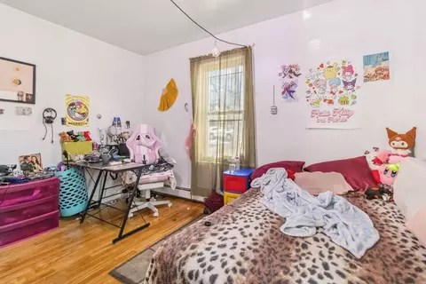 Bedroom - 41 Eureka St, Worcester, MA 01603 photo 9 of 11