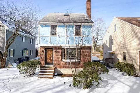 158 Brook Farm Rd #158, Boston, MA 02132