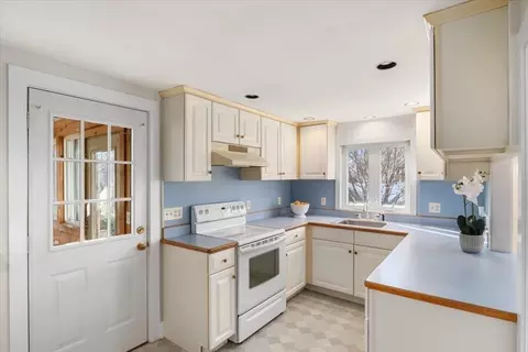 75 Bruce Rd, Walpole, MA 02081 photo 6