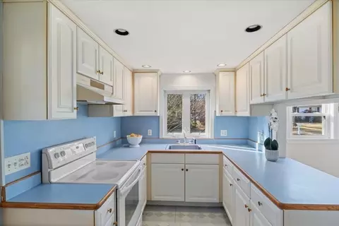 75 Bruce Rd, Walpole, MA 02081 photo 7