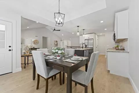 17 Nicols Way #17, Easthampton, MA 01027 photo 2