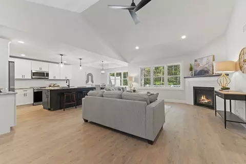 17 Nicols Way #17, Easthampton, MA 01027 photo 11