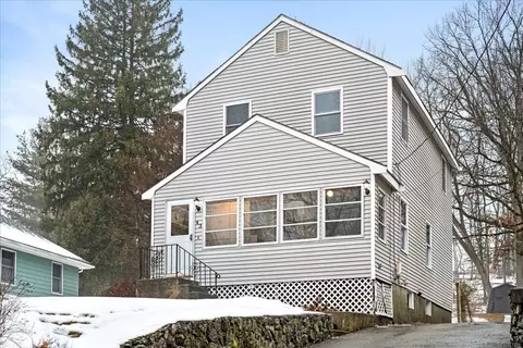 43 Longwood Rd, Reading, MA 01867
