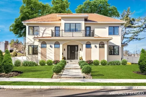 7 Jane Rd, Newton, MA 02459
