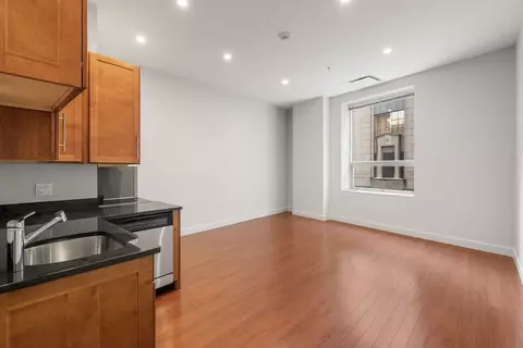 1 Charles St S #212, Boston, MA 02116