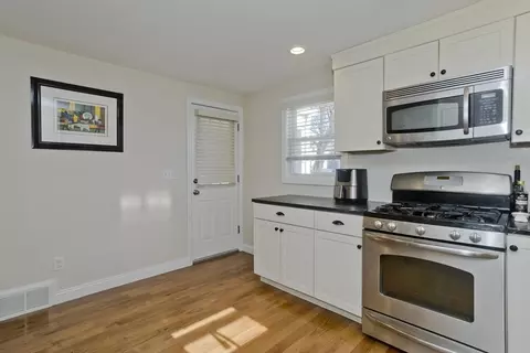 Kitchen - 105 Oregon St, Springfield, MA 01118 photo 3 of 4