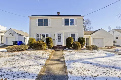 Exterior - 105 Oregon St, Springfield, MA 01118 photo 2 of 5