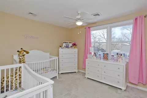 Bedroom - 105 Oregon St, Springfield, MA 01118 photo 6 of 8