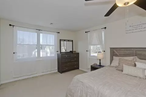 Bedroom - 105 Oregon St, Springfield, MA 01118 photo 5 of 8