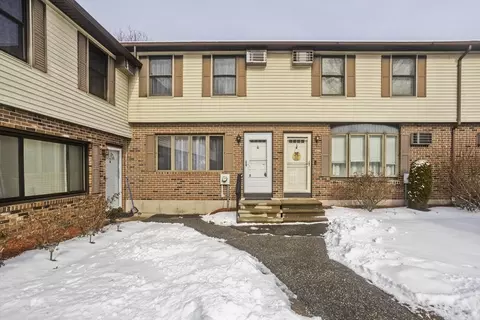 340 Dale St #L, Chicopee, MA 01013