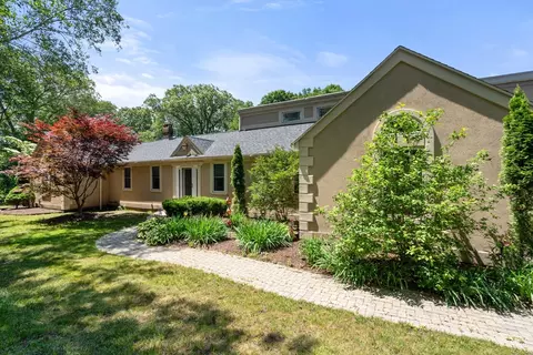 Exterior - 242 Boston Rd, Sutton, MA 01590 photo 3 of 5