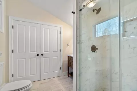 Bath - 242 Boston Rd, Sutton, MA 01590 photo 4 of 5