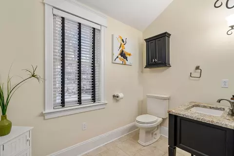 Bath - 242 Boston Rd, Sutton, MA 01590 photo 2 of 5