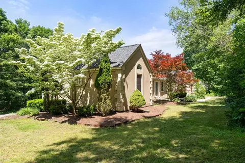 Exterior - 242 Boston Rd, Sutton, MA 01590 photo 4 of 5