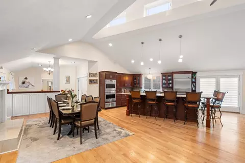 Dining - 242 Boston Rd, Sutton, MA 01590 photo 1 of 2