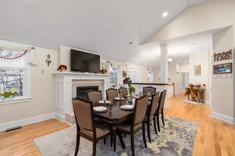 Dining - 242 Boston Rd, Sutton, MA 01590 photo 2 of 2