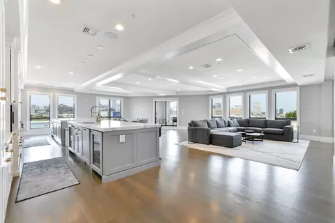 377 W 1st St #9, Boston, MA 02127