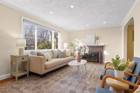 512 Appleton St, Arlington, MA 02476 photo 4