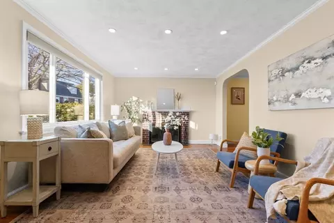 512 Appleton St, Arlington, MA 02476 photo 3