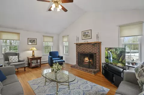 28 Wildflower Dr, Sutton, MA 01590 photo 5