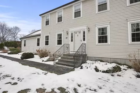 28 Wildflower Dr, Sutton, MA 01590 photo 3