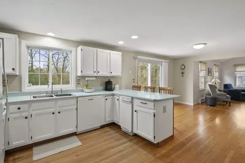 28 Wildflower Dr, Sutton, MA 01590 photo 12
