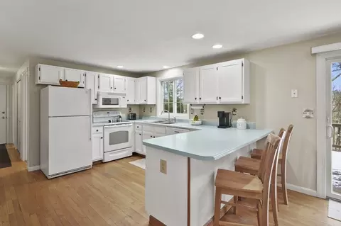 28 Wildflower Dr, Sutton, MA 01590 photo 11