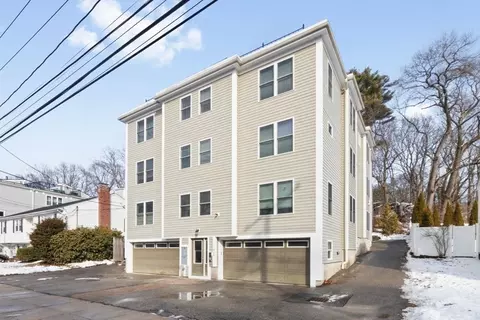 829 Lagrange St #3, Boston, MA 02132