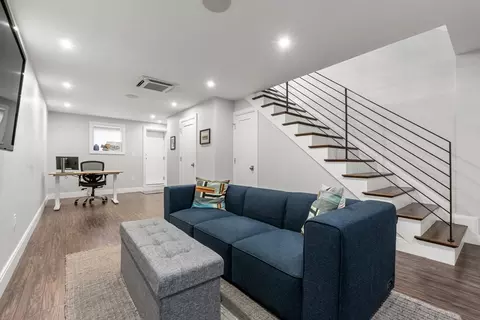 504 E 3rd St, Boston, MA 02127 photo 25