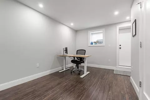 504 E 3rd St, Boston, MA 02127 photo 26