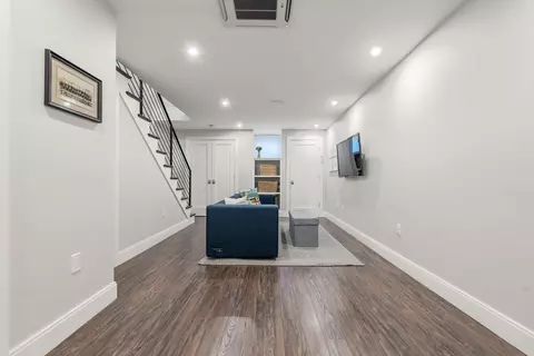 504 E 3rd St, Boston, MA 02127 photo 23