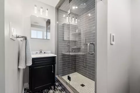 504 E 3rd St, Boston, MA 02127 photo 19