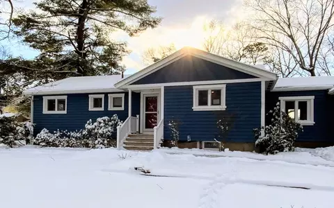 85 Fruit St, Ashland, MA 01721