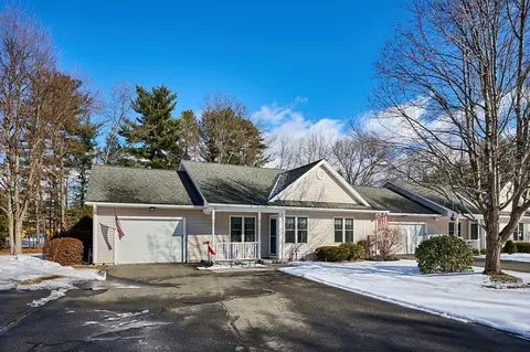 22 Pomeroy Meadow Rd #9, Southampton, MA 01073