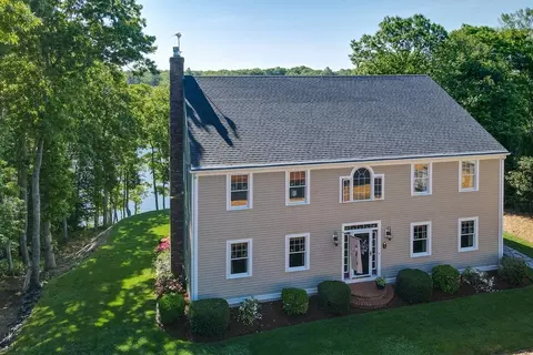 4 Sheldon Ln, Sandwich, MA 02644