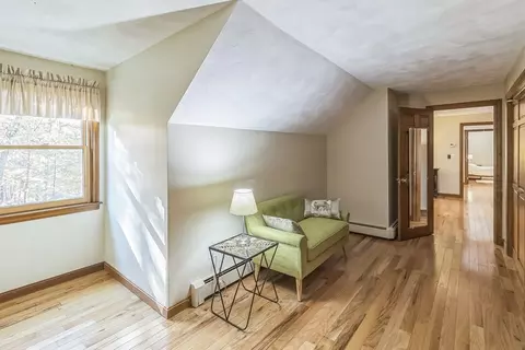 Entry Way - 10 Daniels Rd, Mendon, MA 01756 photo 4 of 4