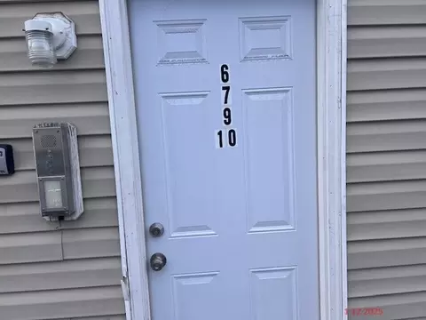 110 Branch St #7, Lowell, MA 01851