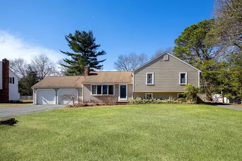 15 Matthews Trl, Plymouth, MA 02360