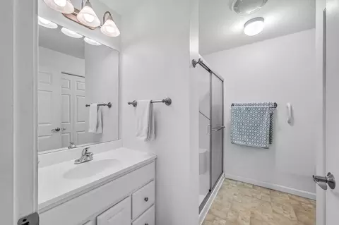 48 Pinecrest Dr #48, Chicopee, MA 01020 photo 17