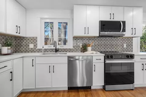 Kitchen - 29 Old Marlboro Rd, Maynard, MA 01754 photo 5 of 8